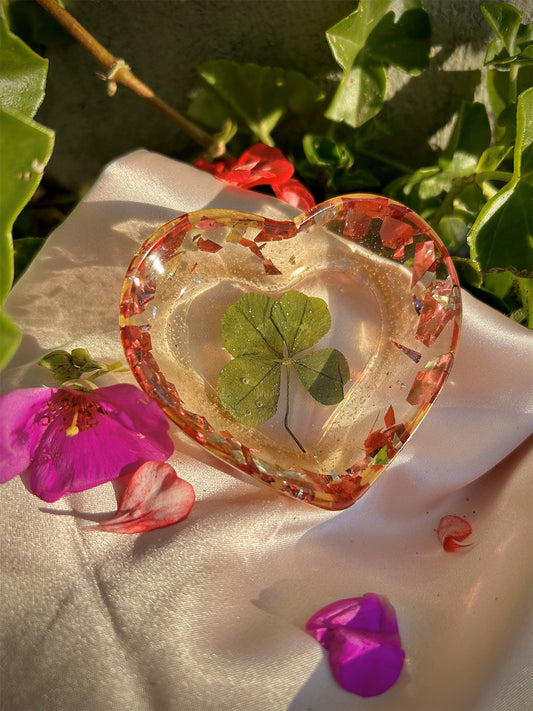 Fuchsia resin 4-leaf clover jewelry tray